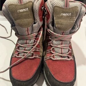 Riemot Women's Hiking Boots in Red and Gray